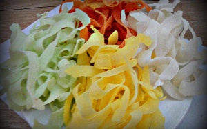 Xem chế biến mứt Tết mà... kinh!