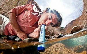 Uống nước sạch cùng ống lọc siêu nhẹ