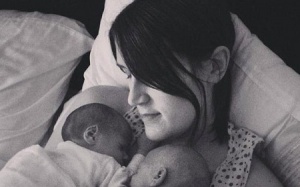 Không có tử cung vẫn sinh đôi