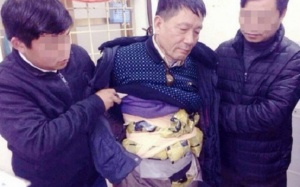 Bắt tạm giam ông già quấn ma túy đá quanh bụng