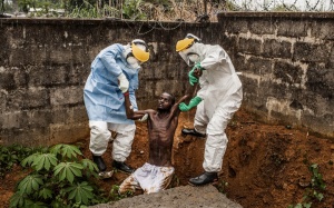 Ám ảnh những bức ảnh về đại dịch Ebola đạt giải Ảnh báo chí Thế giới 2015