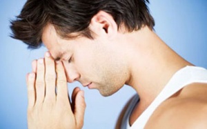 Con trai 'ngực khủng' phải làm sao?