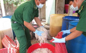 Mỡ và da lợn bẩn 'suýt' được đưa tới hàng ăn