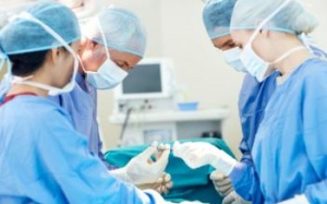 Phẫu thuật ít xâm lấn: Giảm chi phí - biến chứng - thời gian nằm viện