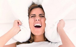 Hội chứng “đầu nổ tung”: Già trẻ không tha!