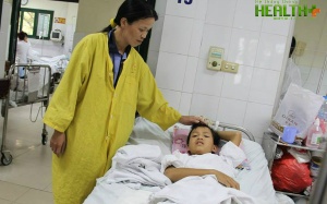 Nạn nhân vụ xe biển xanh đâm bị bác sỹ giả lừa hết tiền sắp được ra viện