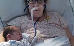 Sinh con lúc tim ngừng đập, người mẹ không nhớ mình mang thai