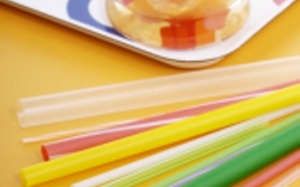 Thu hồi ống hút nhựa Trung Quốc độc hại