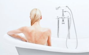 Những điều cần chú ý khi tắm trong mùa hè