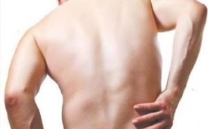 Đau thắt lưng trở lên là bệnh gì?