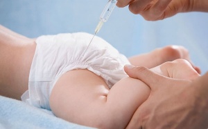 Tiếp tục tiêm vaccin viêm gan B sơ sinh