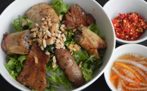 6 món bún khô hấp dẫn của Sài Gòn