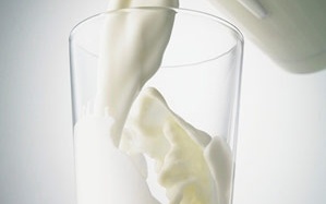 Sữa có 'vật thể lạ' là do rạn nứt bao bì