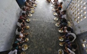 Ấn Độ: Vị đắng của bữa ăn miễn phí