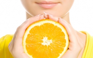 Làm đẹp bằng vitamin C: Lợi bất cập hại