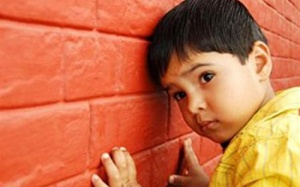 Những dấu hiệu nhận biết trẻ tự kỷ