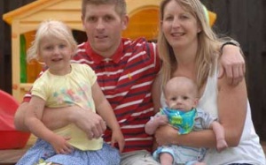 Bệnh nan y, bé trai duy trì sự sống nhờ... Viagra