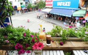 Có một vườn hoa trên balcony...