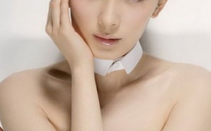 Khi nào cần phẫu thuật mở rộng góc mắt?