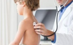 Tìm hiểu bệnh 'khớp đớp vào tim' ở trẻ