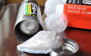 Tràn lan phích nước Trung Quốc có chất lạ