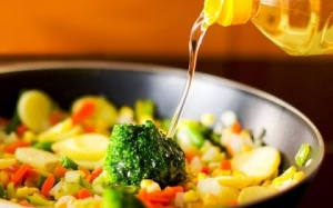 Dùng dầu ăn hàng ngày, vẫn cần mỡ động vật