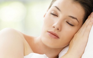 6 lợi ích của ngủ nude