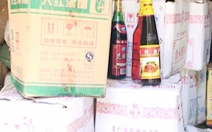 Phát hiện giấm “tẩy” thịt, cá ôi thiu thành... tươi