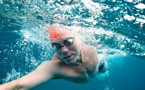 Bơi lội giúp duy trì huyết áp