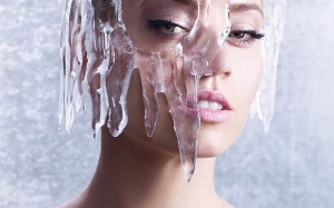 Làm đẹp da và vòng 1 với đá lạnh