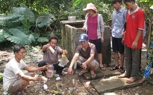 Khám sức khỏe cho người dân vùng bị chôn hóa chất