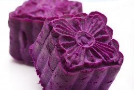 Phá cách cùng bánh trung thu 'tím'