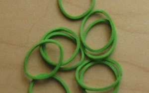 Nuốt dây thun, bé 1 tuổi nguy cơ chết não