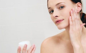 Sưng mặt vì mỹ phẩm 'xịn'