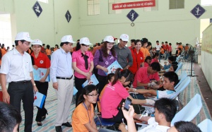 Festival Nghĩa tình mùa thu 2013 tiếp nhận gần 1.000 đơn vị máu