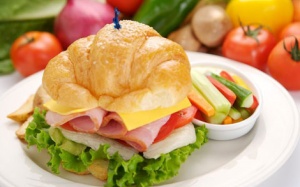 Đồ ăn nhanh: 'khoái khẩu' và hệ lụy