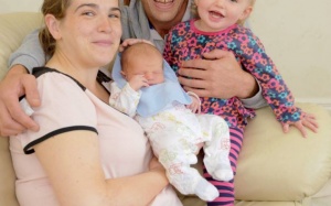 Bà mẹ 2 lần chuyển dạ mới biết mình mang bầu