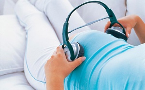 Cho thai nhi nghe nhạc như thế nào?