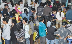 Lãnh đạo bệnh viện cũng 'ăn cắp' giờ