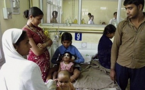 Ấn Độ: 358 người tử vong vì dịch viêm não