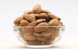 Đẹp da với hạnh nhân