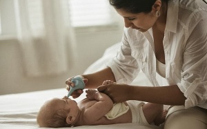 Sai lầm móc đờm, hút mũi cho trẻ