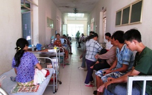 Khánh Hòa: BV trễ tiến độ, bệnh nhân vất vưởng