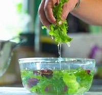 Rửa rau không đơn giản