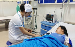 Kịp thời cứu sống nữ sinh bị dị ứng thức ăn