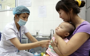 Vụ trẻ nhập viện ở Tiền Giang: Tiếp tục cho sử dụng vắc xin Quinvaxem