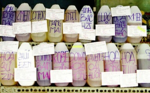 Tinh dầu thơm giá rẻ: Chưa 'nhã' đã héo hon!