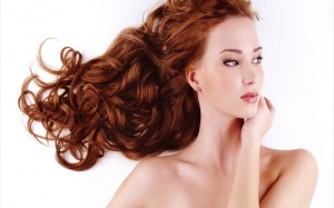 'Thuốc' cho tóc hư tổn do uốn nhuộm