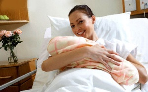 Những thay đổi của cơ thể 1 giờ sau sinh