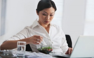 Nên ngồi ít hơn 3 tiếng mỗi ngày